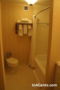 120525 Renaissance Cleveland Bathroom 2