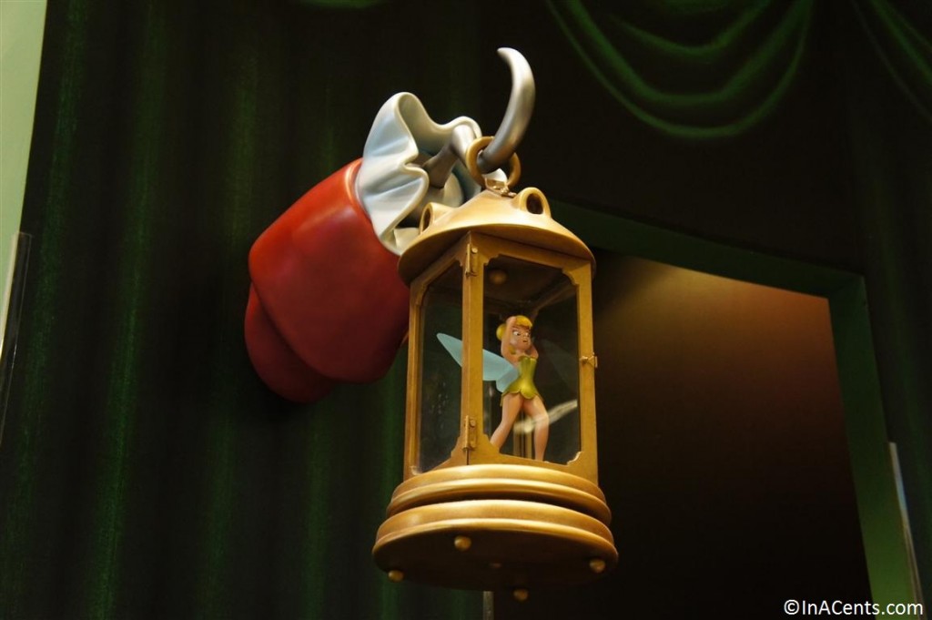 120609 Disneyland World of Disney Captain Hook Hand