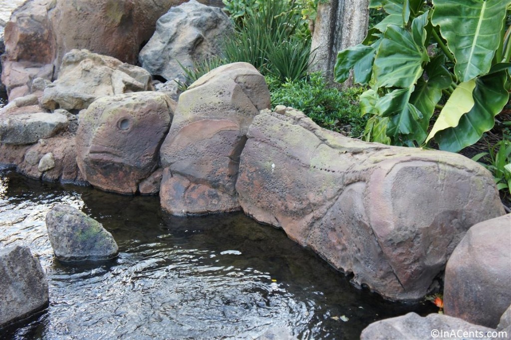 120625 Disney's Aulani Rock Lizard