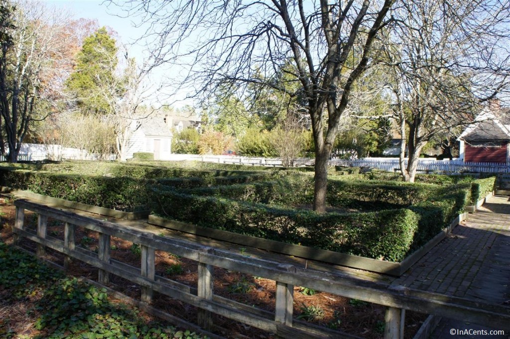 121122 Colonial Williamsburg Boxwood Garden