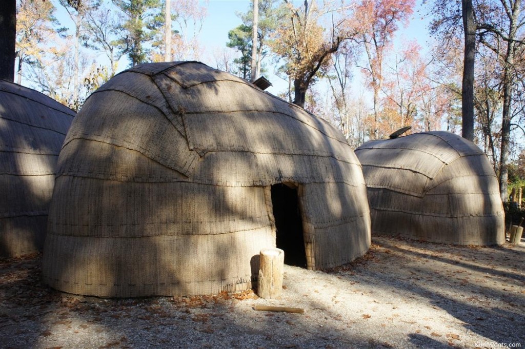 121123 Jamestown Settlement Powhatan Indians Huts