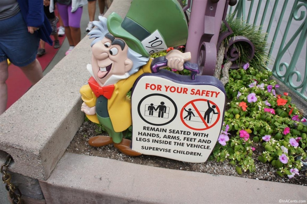 120610 Disneyland Alice in Wonderland (8)