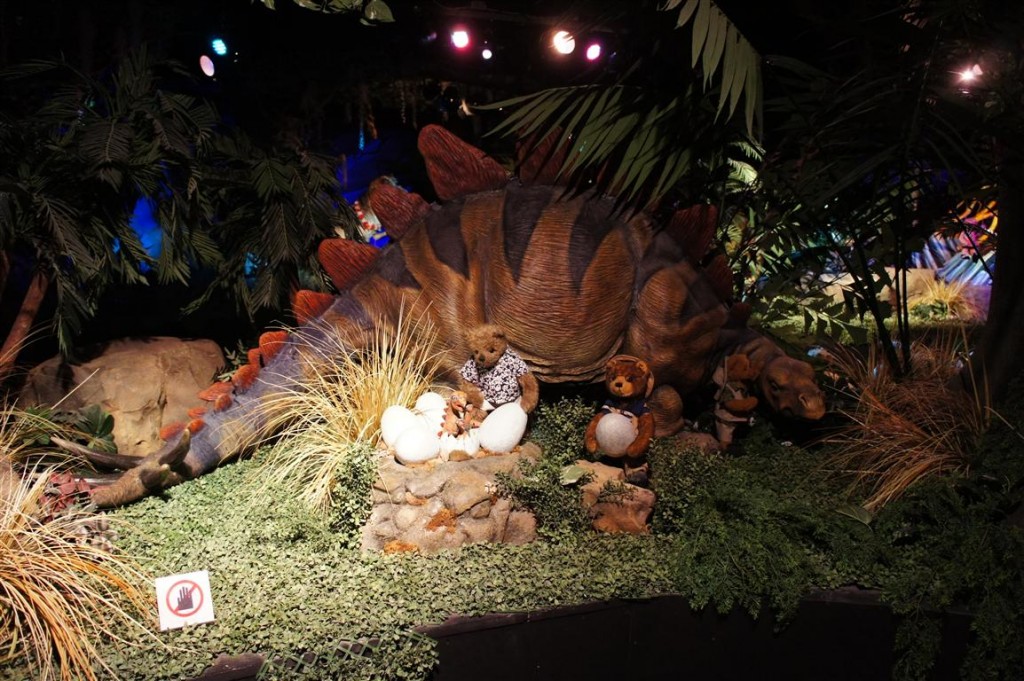 120624 Teddy Bear World Hawaii- Dinosaur Park 1