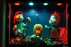 140913 Cedar Point Halloweekends Peanuts Window Display (Peppermint Patty & Linus)