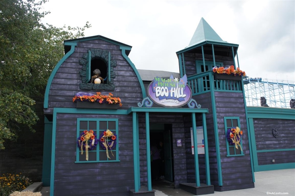 140912 Cedar Point Halloweekends Magic House on Boo Hill