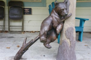 120902 Columbus Zoo Bear Statue