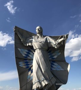 190624 Dignity Statue