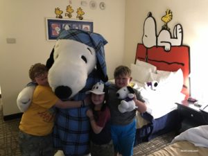 190703 Knott's Berry Farm Camp Snoopy Room